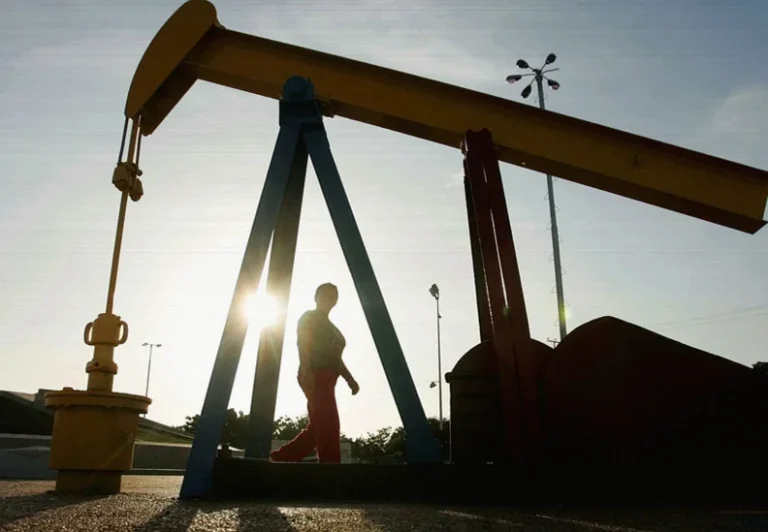 iran-reopens-strait-hormuz-boosting-d7f2