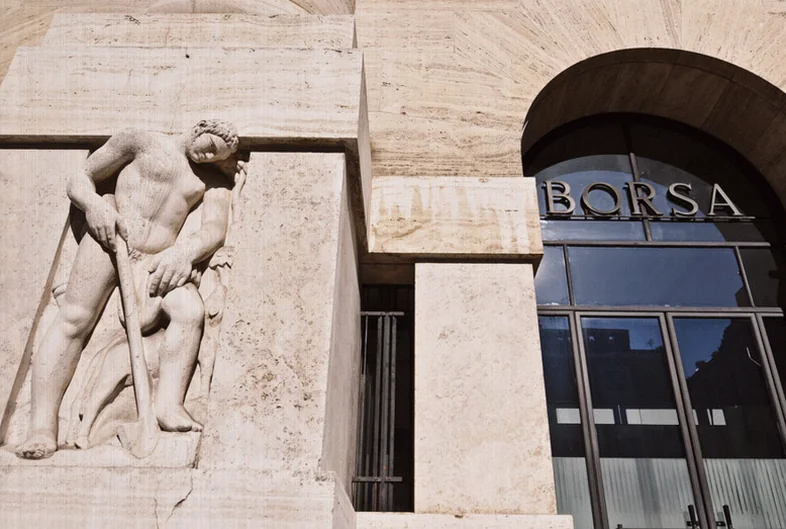 italy-stocks-higher-close-trade-93ef