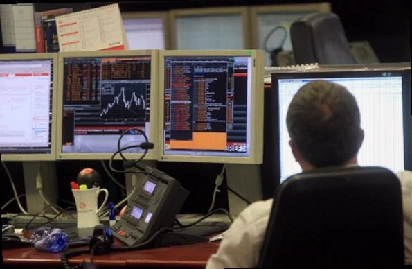 italy-stocks-higher-close-trade-af52