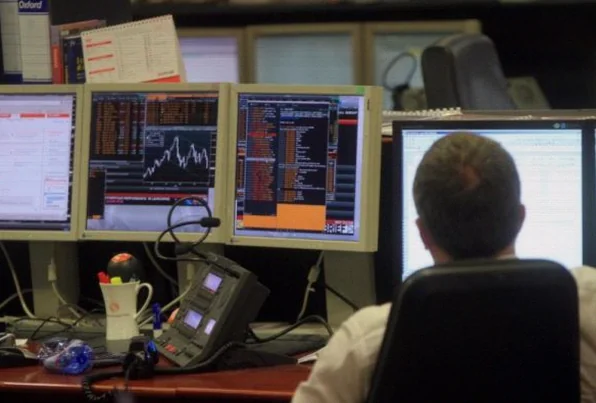 italy-stocks-lower-close-trade-fe4b
