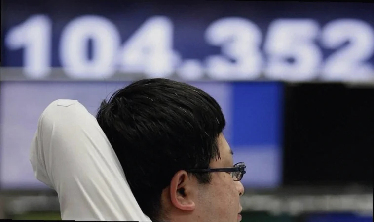 japan-stocks-higher-close-trade-19de