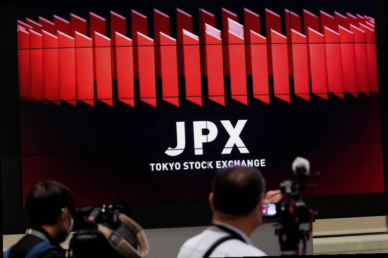 japan-stocks-higher-close-trade-367a