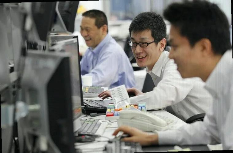 japan-stocks-lower-close-trade-58ce