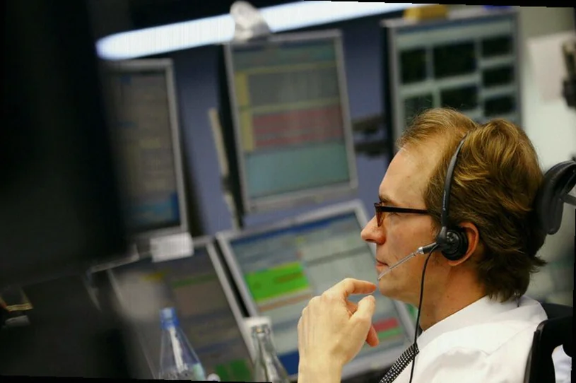 kering-sells-stake-milan-property-af87