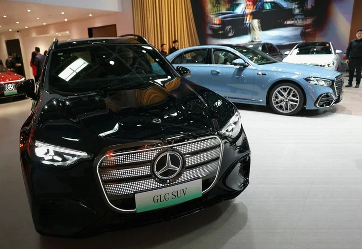 mercedes-steels-itself-roller-coaster-3b6c