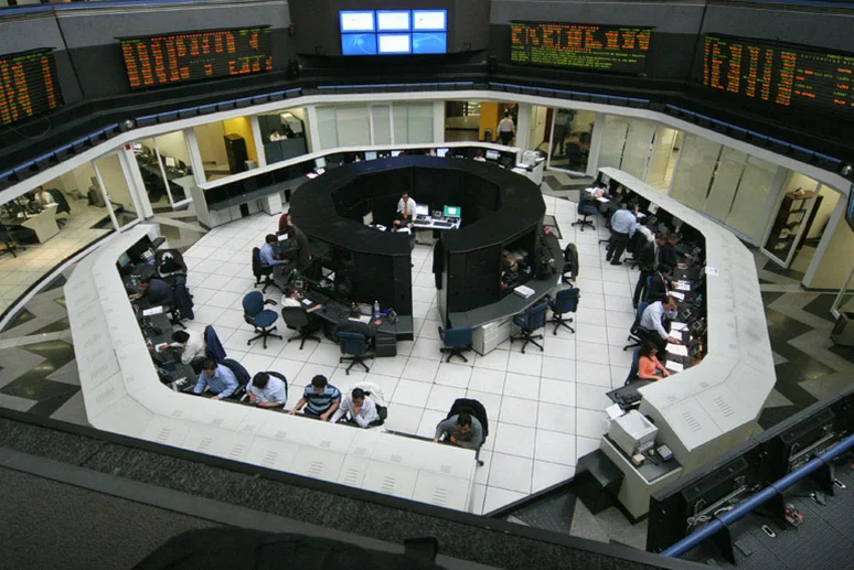 mexico-stocks-lower-close-trade-fb37