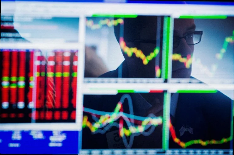 mfe-mediaforeurope-shares-climb-synergy-095d