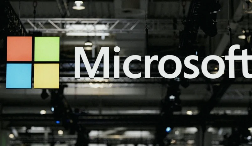 microsoft-track-invest-billion-singapore-cb02