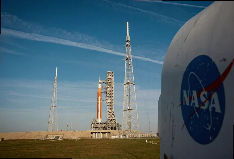 nasa-counts-down-first-crewed-0936