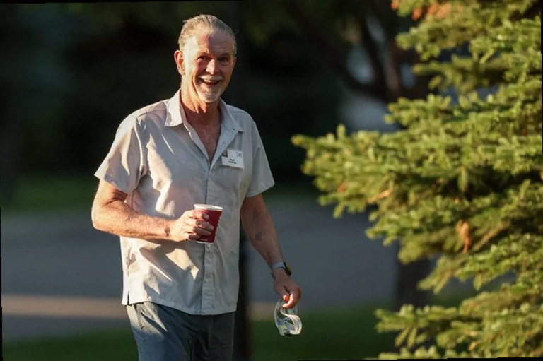 netflix-founder-reed-hastings-exit-8e13