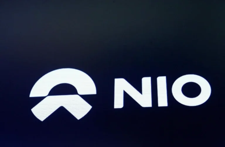 nio-shares-slide-after-unveiling-9570