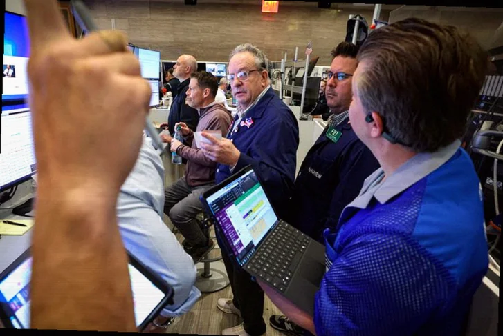 norway-stocks-lower-close-trade-5ff3