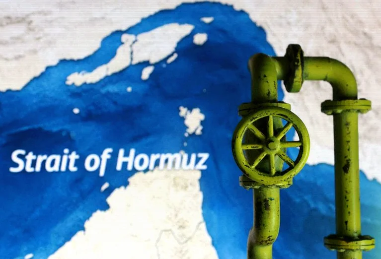 oil-dives-stocks-surge-trump-39e9