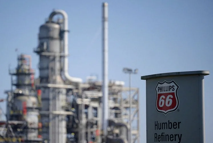 phillips-results-hit-900-million-2eee