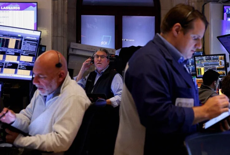 piper-sandler-downgrades-software-stocks-d069