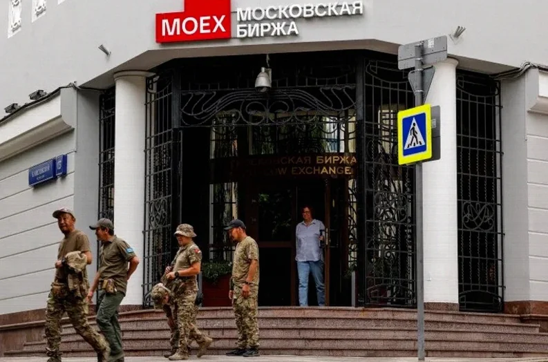 russia-stocks-higher-close-trade-ea94