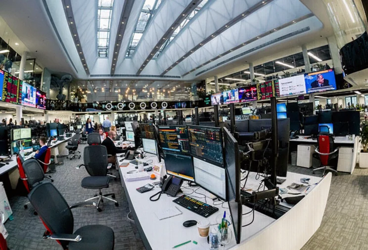 russia-stocks-lower-close-trade-a778