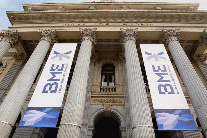 spain-stocks-higher-close-trade-3c95