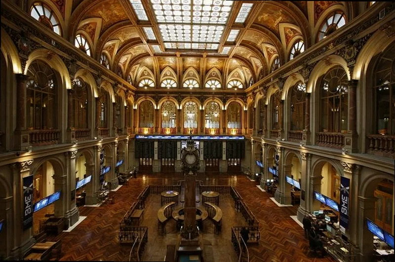 spain-stocks-higher-close-trade-4ecf