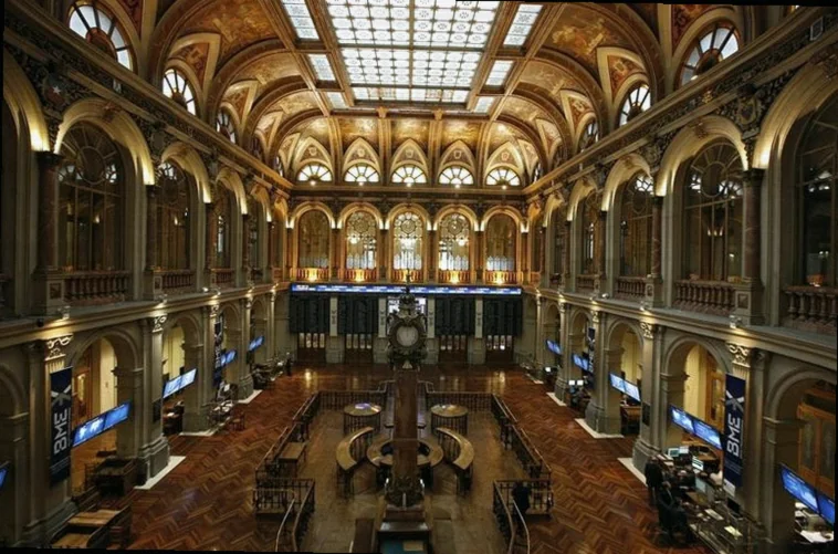 spain-stocks-higher-close-trade-5366