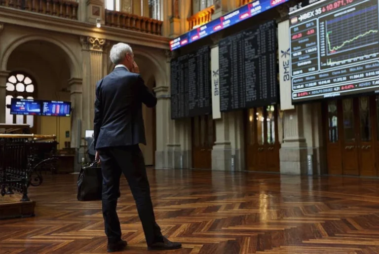 spain-stocks-lower-close-trade-b3e0