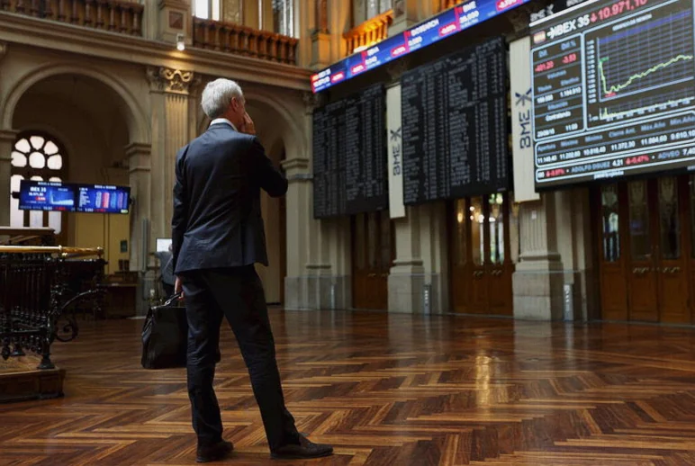 spain-stocks-lower-close-trade-b3e0