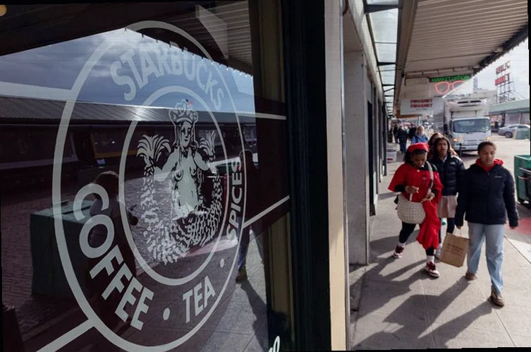 starbucks-expands-weekly-pay-adds-33cb