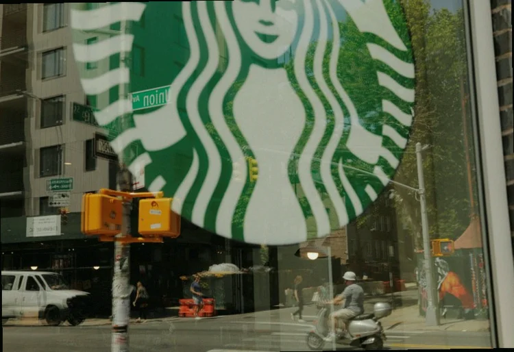 starbucks-taps-former-chipotle-executive-1140