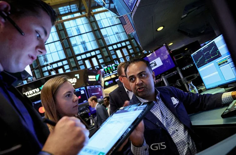 stock-futures-steady-trump-address-a673