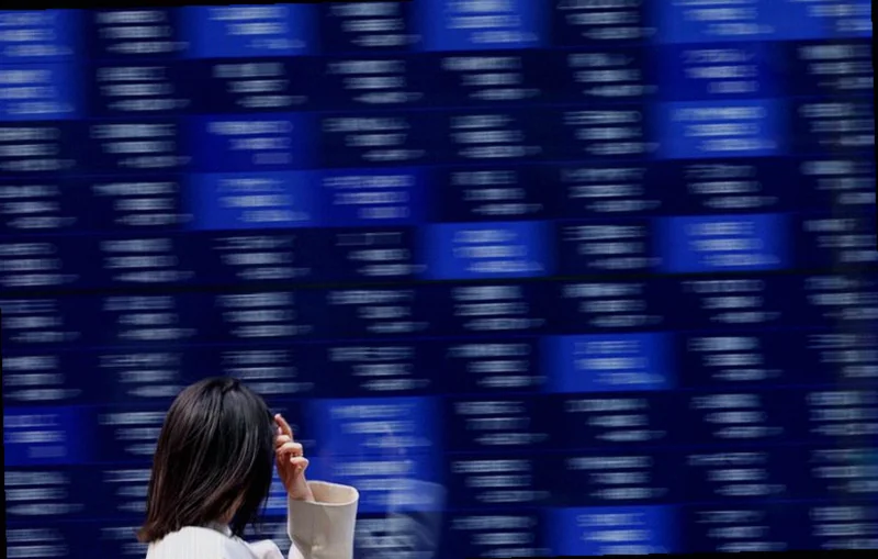 stocks-currencies-tenterhooks-ahead-trump-c7f9