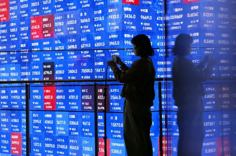stocks-gain-oil-dollar-retreat-c75d