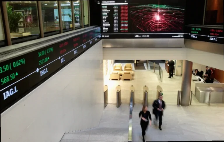 stocks-lower-close-trade-investing-7b34