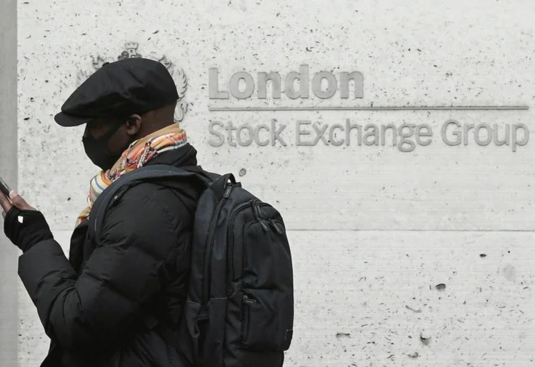 stocks-lower-close-trade-investing-c625