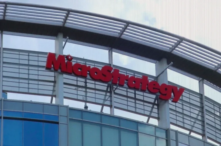 strategy-resumes-bitcoin-buying-330m-785e