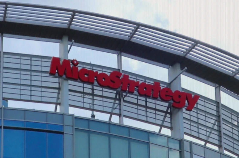 strategy-resumes-bitcoin-buying-330m-785e