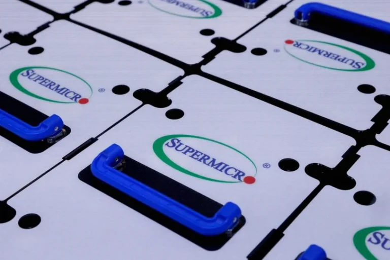 super-micro-tumbles-reported-oracle-0a43