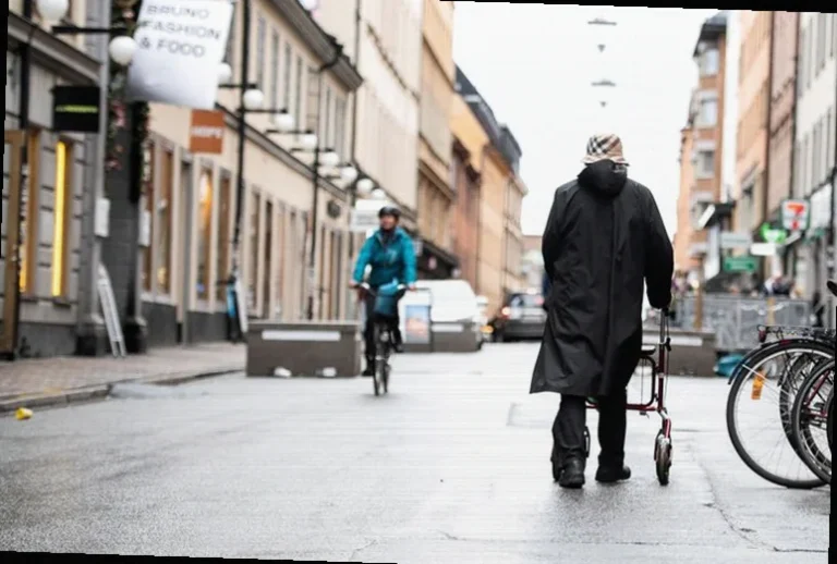 sweden-stocks-higher-close-trade-5a3a