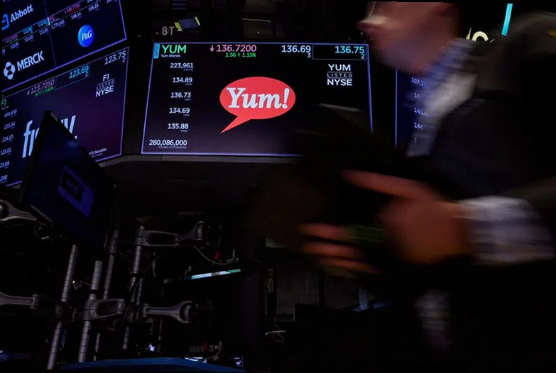 taco-bell-parent-yum-tops-03e6