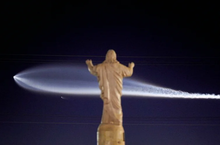 unconventional-logic-behind-spacex-trillion-4e2a