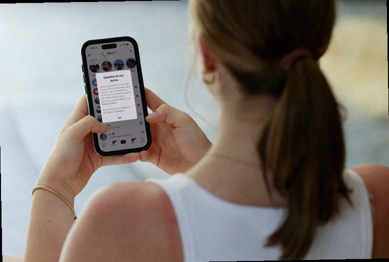 under-global-spotlight-australia-plays-463a