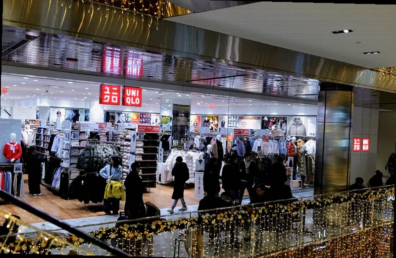 uniqlo-owner-fast-retailing-books-fd72