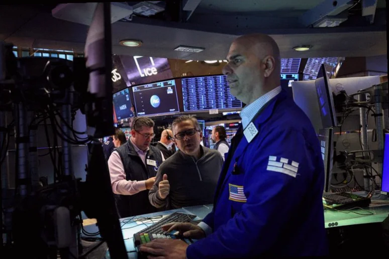 wall-opens-muted-fragile-mideast-03af