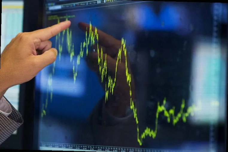 white-house-official-uae-currency-562c