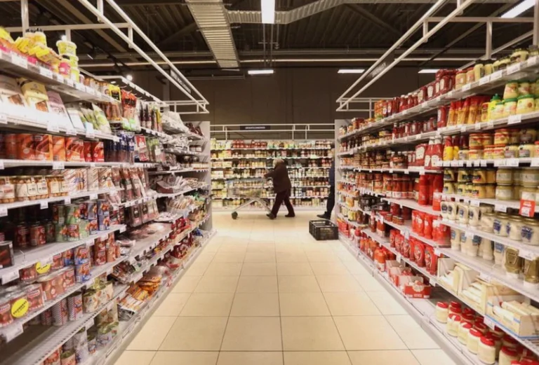 ahold-delhaize-tops-profit-forecasts-d404