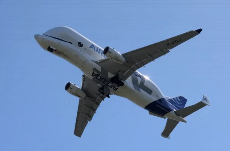 airbus-april-deliveries-trails-year-209c