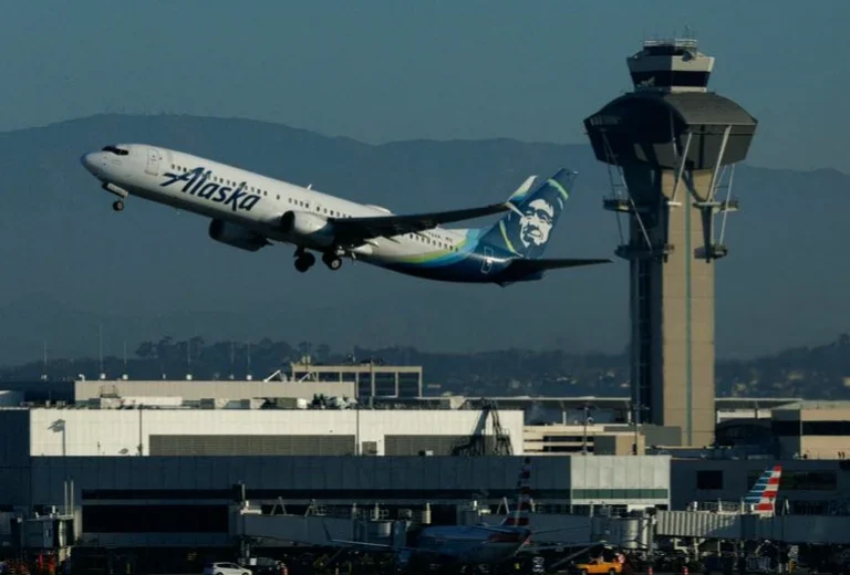 alaska-air-launches-500-million-341f