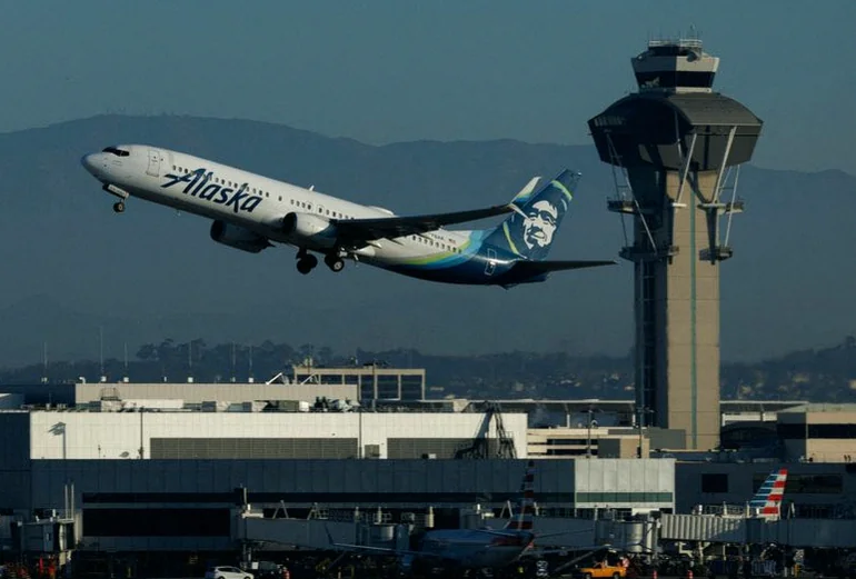 alaska-air-launches-500-million-341f