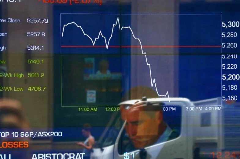australia-stocks-higher-close-trade-2a81