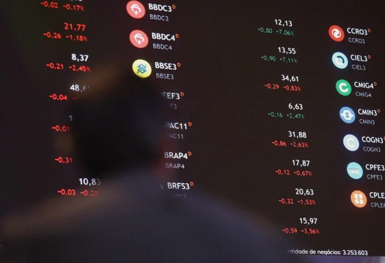 brazil-stocks-higher-close-trade-3904