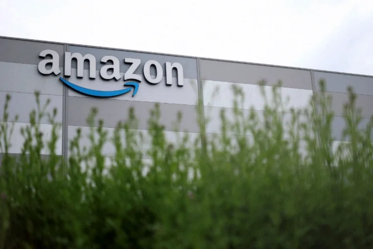 consumers-sue-amazon-refunding-trump-3112
